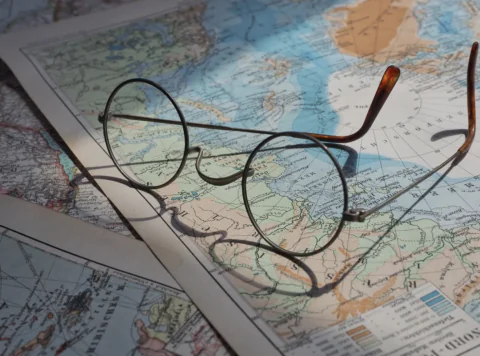 Tanie wczasy dla seniorów za granicą – poradnik na 2025 rok